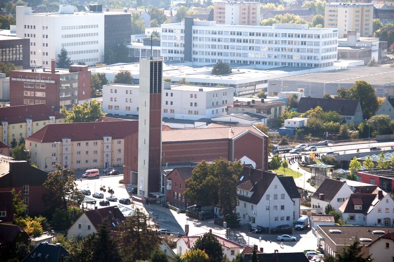 Datei:Kirche Christkönig 2013.jpg