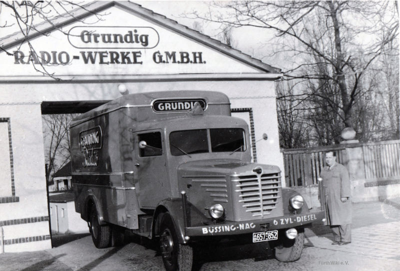 Datei:Grundig Fuhrpark 1 Kurgartenstraße.jpg