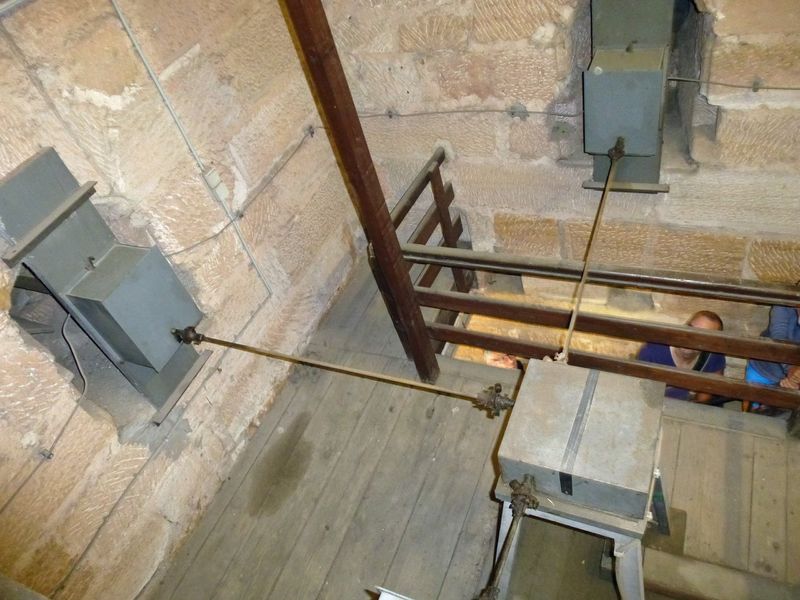 Datei:Rathaus Uhrwerk 2018.JPG