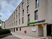 2024-04-15 Holiday Inn Express.jpg