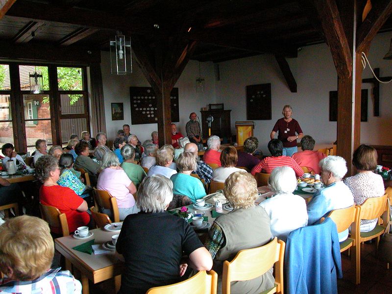 Datei:Gemütliche Runde 2.JPG
