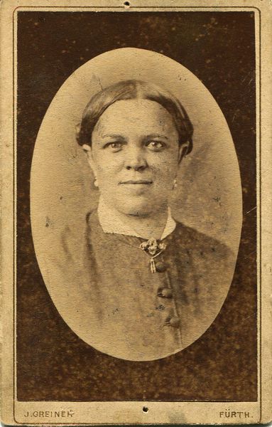 Datei:Greiner Frau mit Bubikopf.jpg