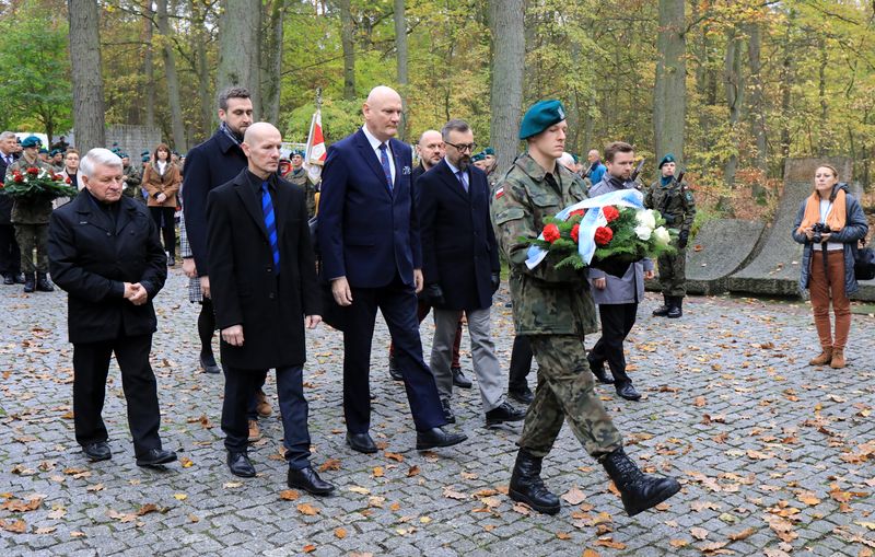 Datei:2019 10 27 80 rocznica straceń na Barbarce 020.JPG