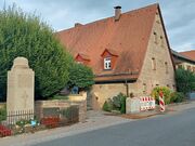 Ronhofer Hstr 200 Kriegerdenkmal 092022.jpg