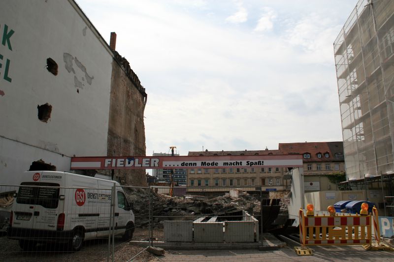 Datei:Parkhotel Abrissarbeiten 2013 17.jpg