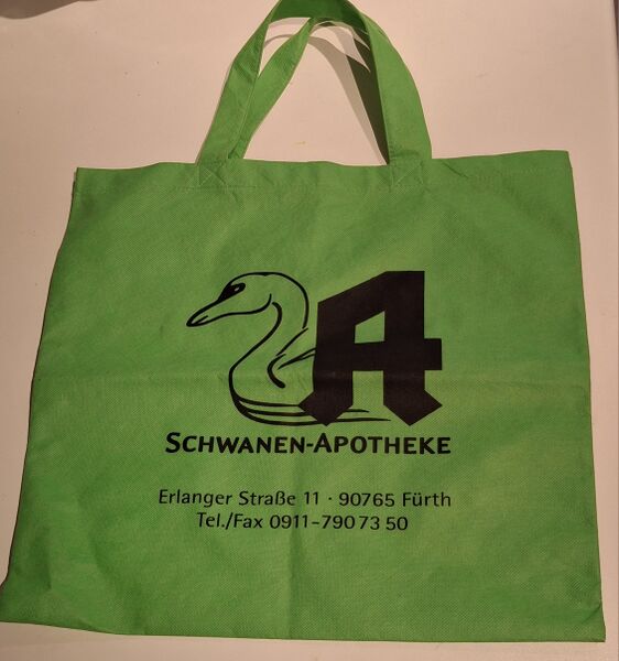 Datei:Einkaufstasche Schwanen-Apotheke.jpg