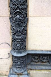 Gußeiserne Ladensäule Königstraße 95.jpg