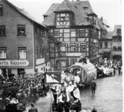 Königstraße 93, Tannenbaum, 1936 Fasching.jpg