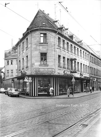 Schwabacher Straße 1 Grundig 1970 A1172.jpg