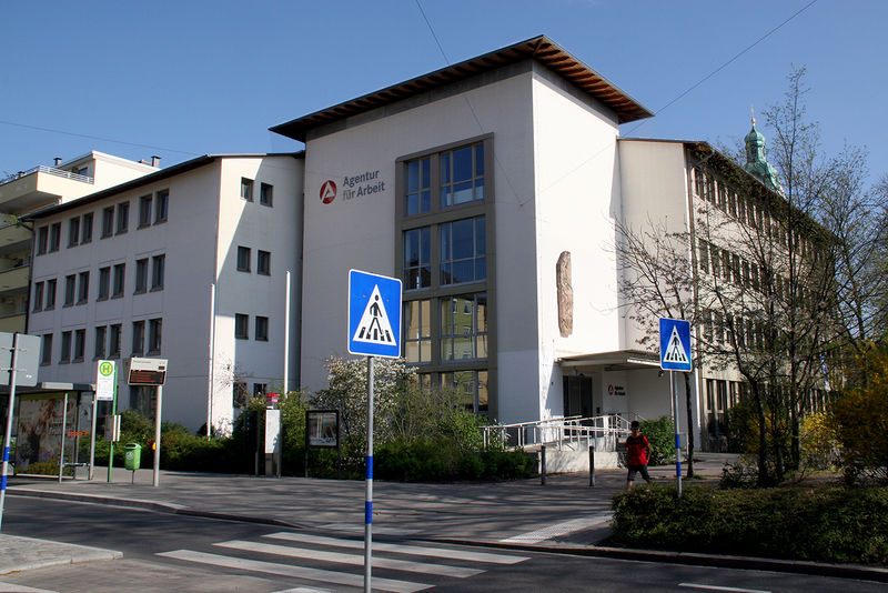 Datei:Agentur für Arbeit Stressemannplatz.jpg