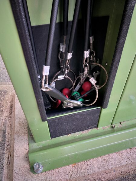 Datei:2022-08-14 Fahrrad-Reparaturstation (5).jpg