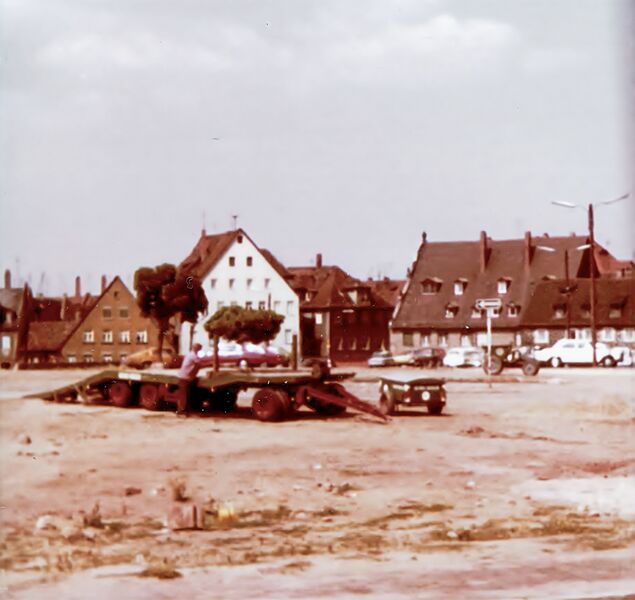 Datei:Löwenplatz 1975.jpg