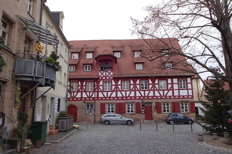 Datei:Waagplatz und Rote Roß.jpg