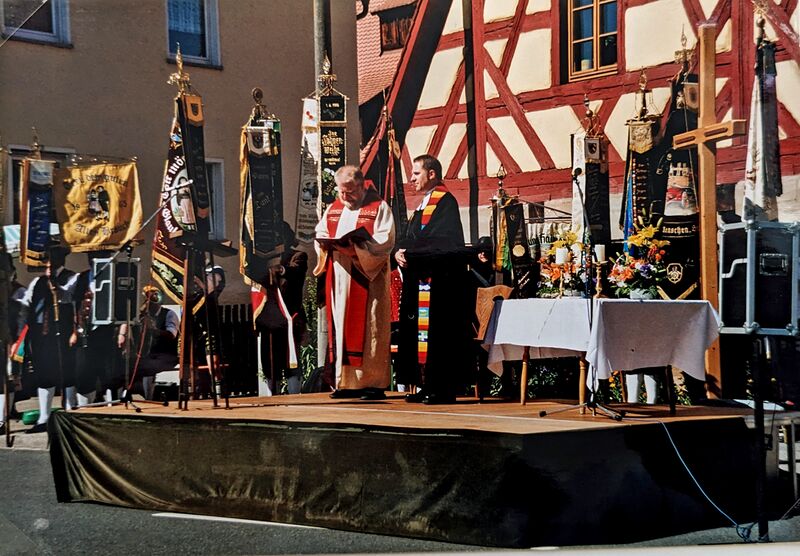 Datei:NL-FW 09 KP 711 Georg Mehl Trachtenverein 2005.jpg