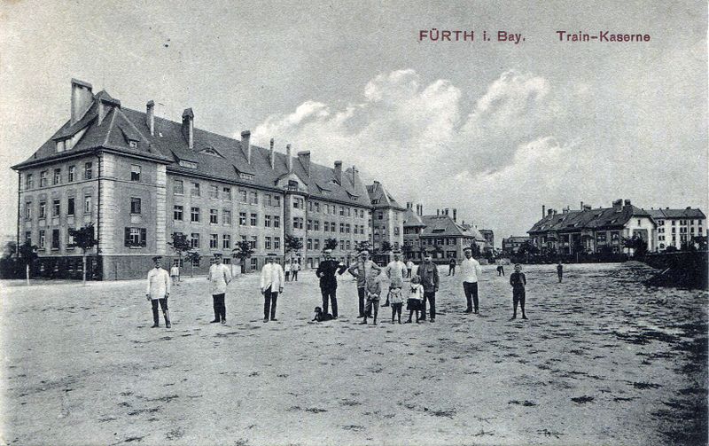 Datei:Trainkaserne gel 1914.jpg