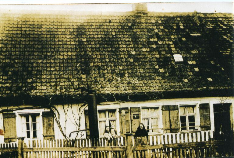 NL-FW 09 KP 302 Gebrüder-Grimm-Straße 1.jpg