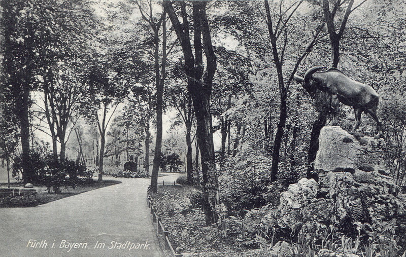 Datei:Stadtpark Mähnenschaf 1930.jpg