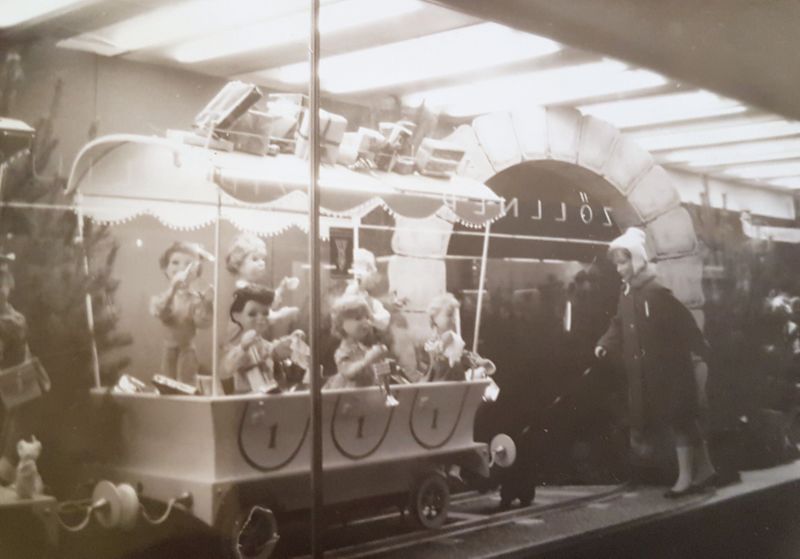 Datei:Bilka Schaufenster II.jpg