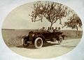 Laut Zeitzeugen das erste Automobil in Stadeln Marke "Brennabor" Bj. 1927 mit Christian Warmuth vom <!--LINK'" 0:22--> in Stadeln. Auch das erste Telefon im Ort war in der Bäckerei installiert.