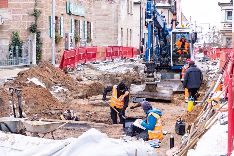 Datei:Bodendenkmal Burgfarrnbach Würzburger Straße 18.jpg