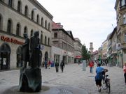 Blick in die Schwabacher Straße mit Dreiherrschaftsbrunnen 2007.jpg