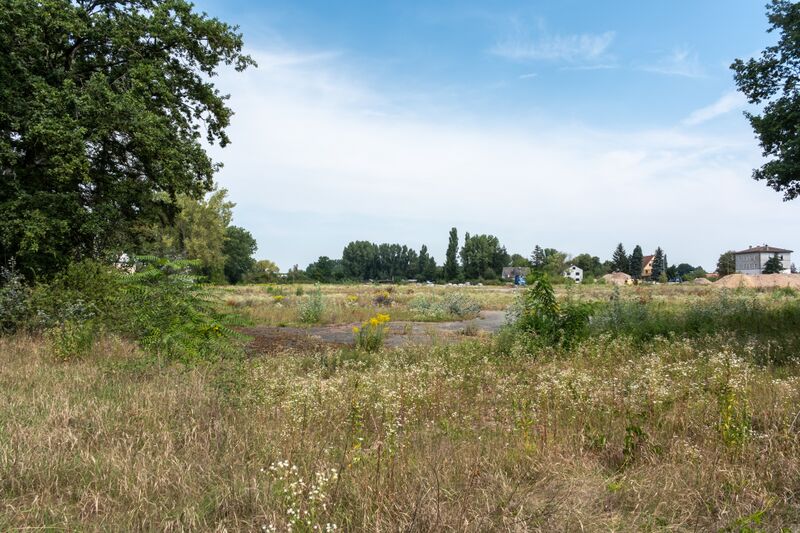 Datei:Faurecia Gelände Stadeln Aug 2025.jpg