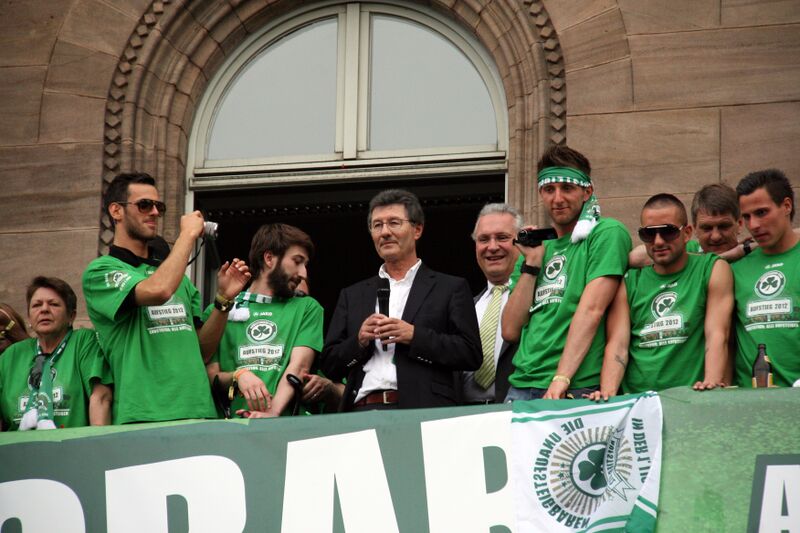 Datei:Aufstieg Spielvereinigung April 2012 16.jpg