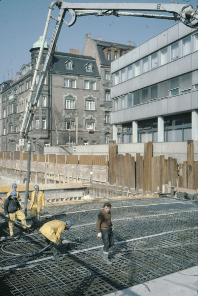 Datei:U-Bahn Baustelle Stadtgrenze-Jakobinenstraße 1980 (43).jpg
