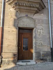 Mondstraße 10 Eingang 02 2023.jpg