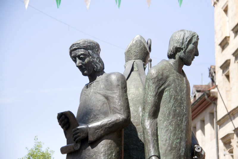 Datei:Dreimännlasbrunnen Detail.jpg