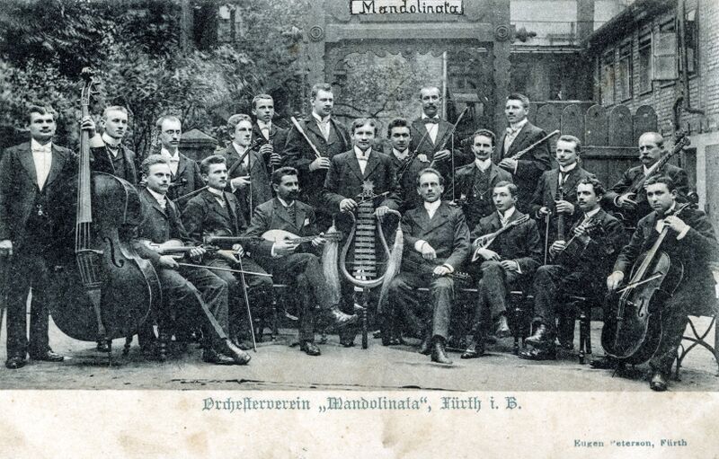 Datei:Oberlandler-Kapellen Mandolinata ngl.jpg