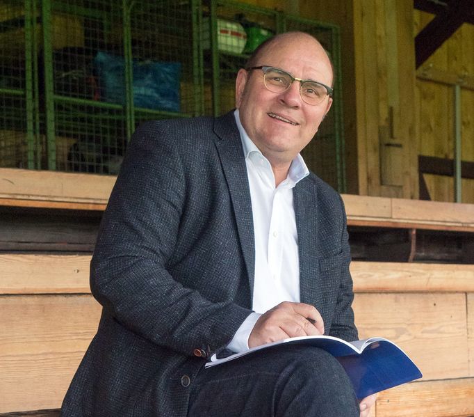 Datei:Peter Budig Stadion.jpg