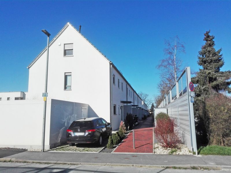 Datei:Hartmut-Träger-Straße 20200322 3.jpg