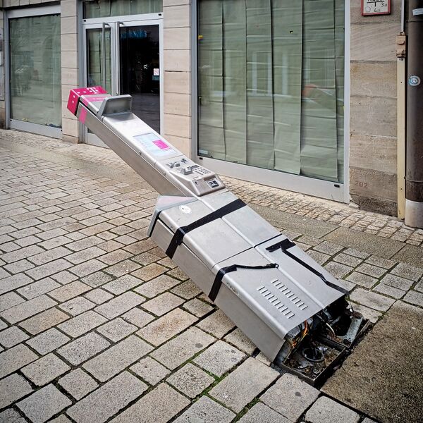 Datei:2025-02-28 Telefonstele.jpg