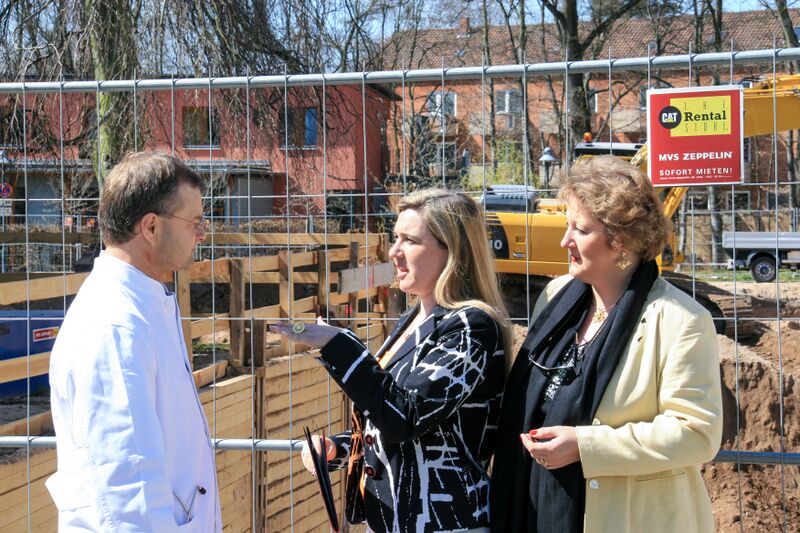 Datei:Klinikum Fürth Huml Guttenberger.jpg
