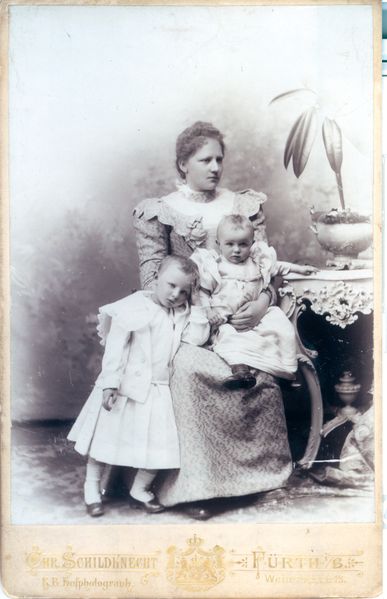 Datei:Marie Wolfsgruber, geb. Schildknecht.jpg