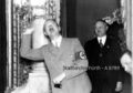 <a class="mw-selflink selflink">Adolf Hitler</a> zu Besuch einer Vorstellung im <!--LINK'" 0:23--> - im Hintergrund OB <!--LINK'" 0:24-->, <!--LINK'" 0:25-->