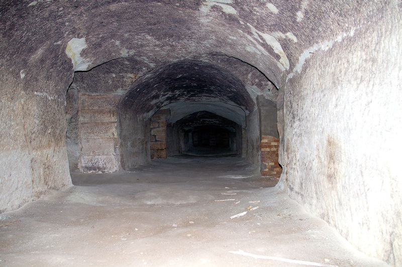 Datei:Bierkeller Burgfarrnbach 6.jpg