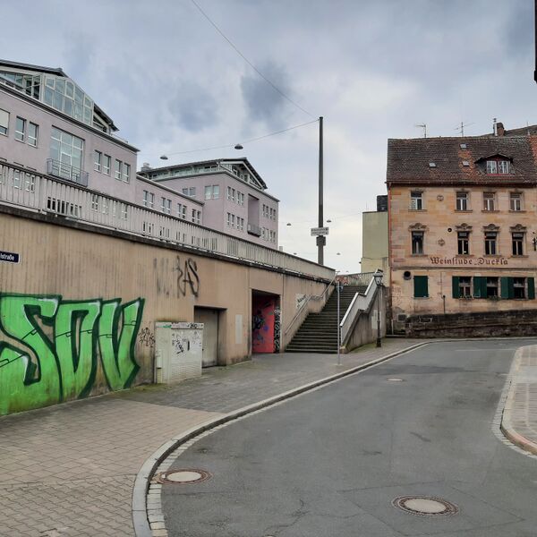 Datei:Unterführung Mühlstraße Westseite.jpg