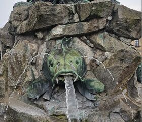 2025 08 23 Centaurenbrunnen Detail2.jpg