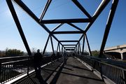 Geh- und Radwegbrücke Regnitz Nov 2020 1.jpg