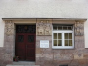 Steubenstr. 7 Wandrelief.JPG