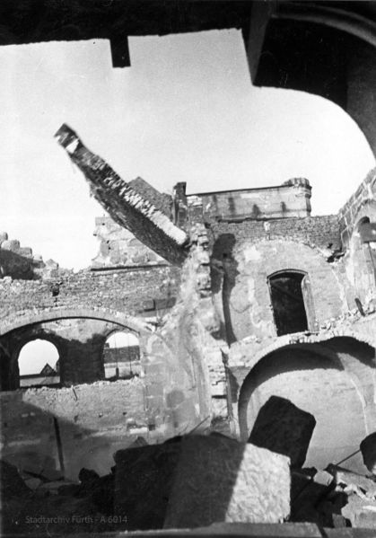 Datei:Synagogenbrand Pogrom A6014.jpg