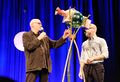 Günter Derleth mit selbstgebauter Camera Obscura bei der Verleihung des Sonderpreis für Kultur, 2018