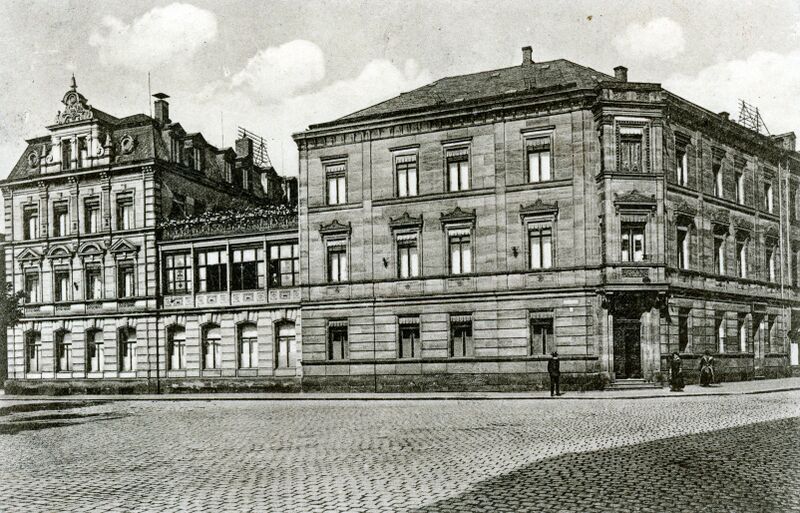 Datei:AK Bahnhofplatz 11 gel 1925.jpg