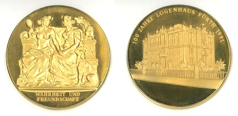 Datei:Gedenkmedaille 100 Jahre Logenhaus.jpg