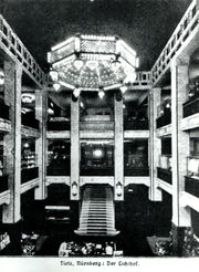 KWT Lichthof Nürnberg Tietz.jpg