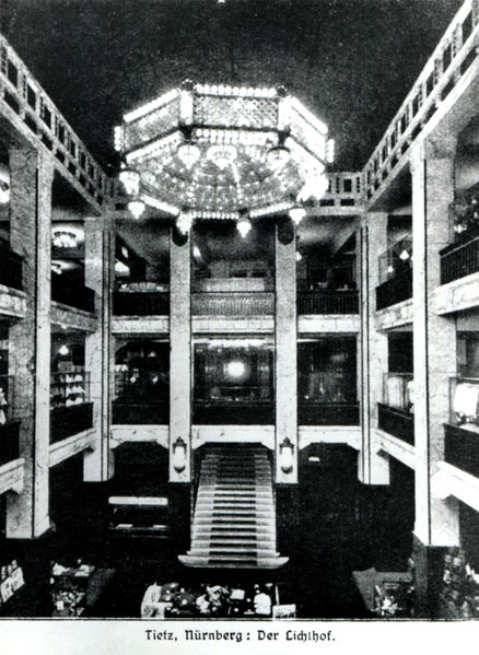 Datei:KWT Lichthof Nürnberg Tietz.jpg