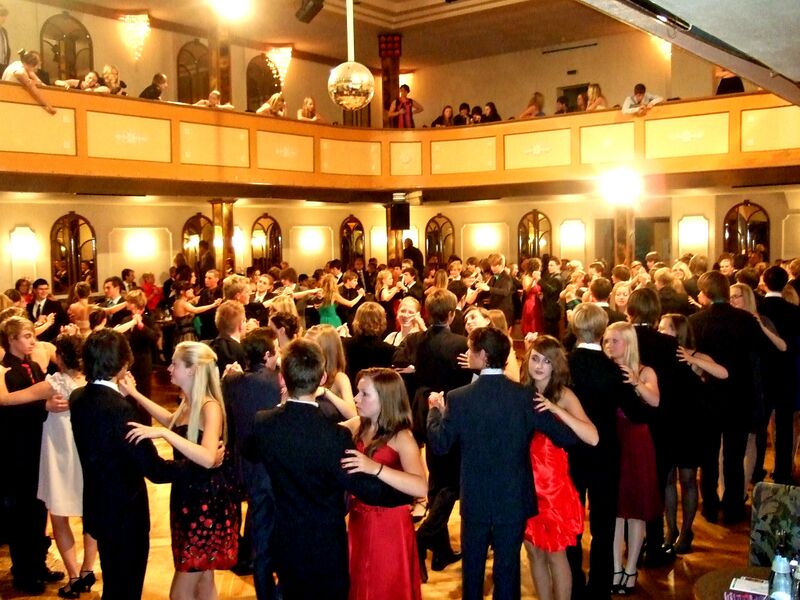 Datei:Tanzschule Streng 2011.jpg