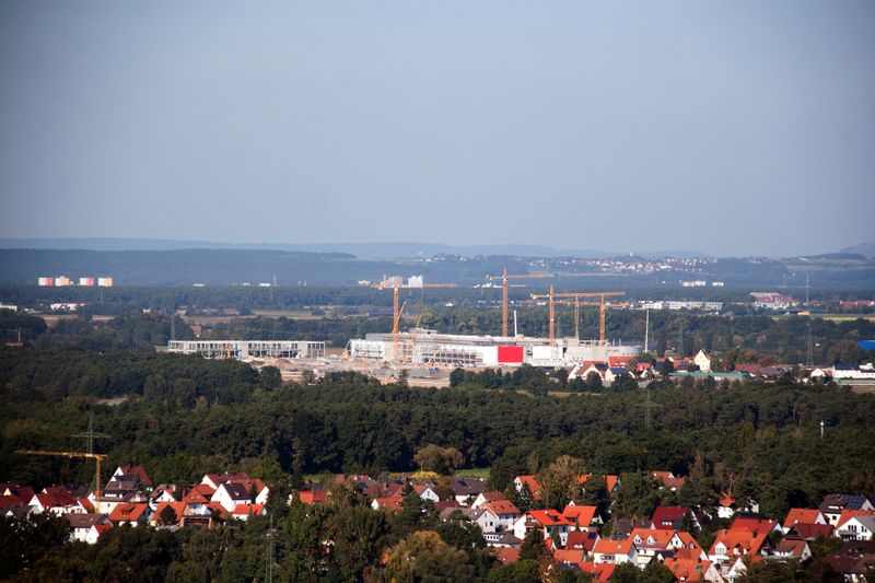 Datei:Bau Möbel Höffner 2013.jpg